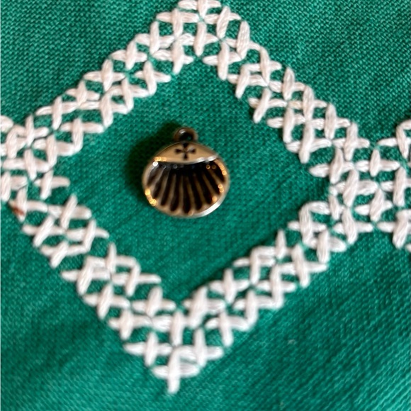 James Avery Baptismal Shell Charm - Picture 2 of 4